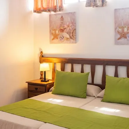 Charming In Silos, 80m² With Terrace Apartment